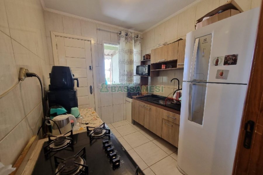 Sobrado com 71m², 2 dormitórios, 500 vagas, no bairro Salgado Filho em Caxias do Sul para Comprar