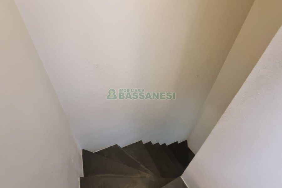 Sobrado com 71m², 2 dormitórios, 500 vagas, no bairro Salgado Filho em Caxias do Sul para Comprar