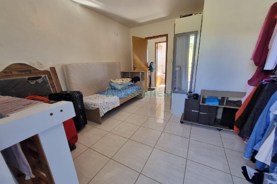 Sobrado com 71m², 2 dormitórios, 500 vagas, no bairro Salgado Filho em Caxias do Sul para Comprar