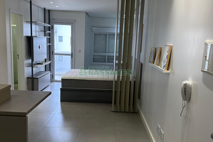 Kitinete com 41m², 1 dormitório, 1 vaga, no bairro Lourdes em Caxias do Sul para Comprar