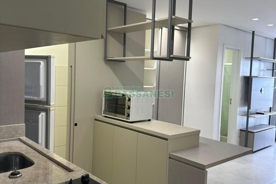 Kitinete com 41m², 1 dormitório, 1 vaga, no bairro Lourdes em Caxias do Sul para Comprar