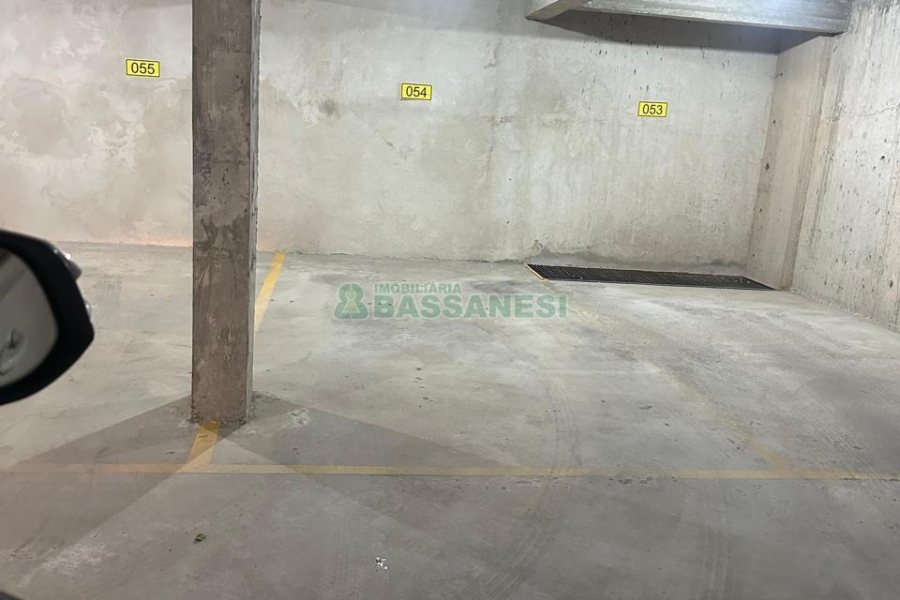 Kitinete com 41m², 1 dormitório, 1 vaga, no bairro Lourdes em Caxias do Sul para Comprar