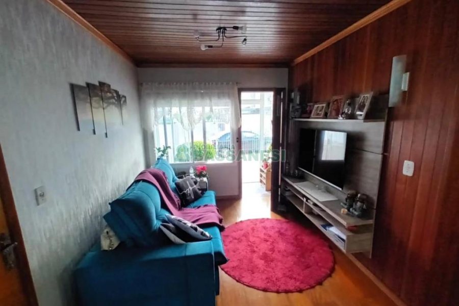 Casa com 110m², 2 dormitórios, 2 vagas, no bairro Santa Lúcia em Caxias do Sul para Comprar