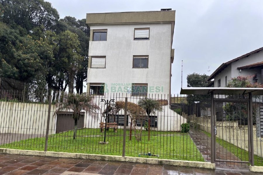 Apartamento com 80m², 3 dormitórios, 2 vagas, no bairro Petrópolis em Caxias do Sul para Alugar