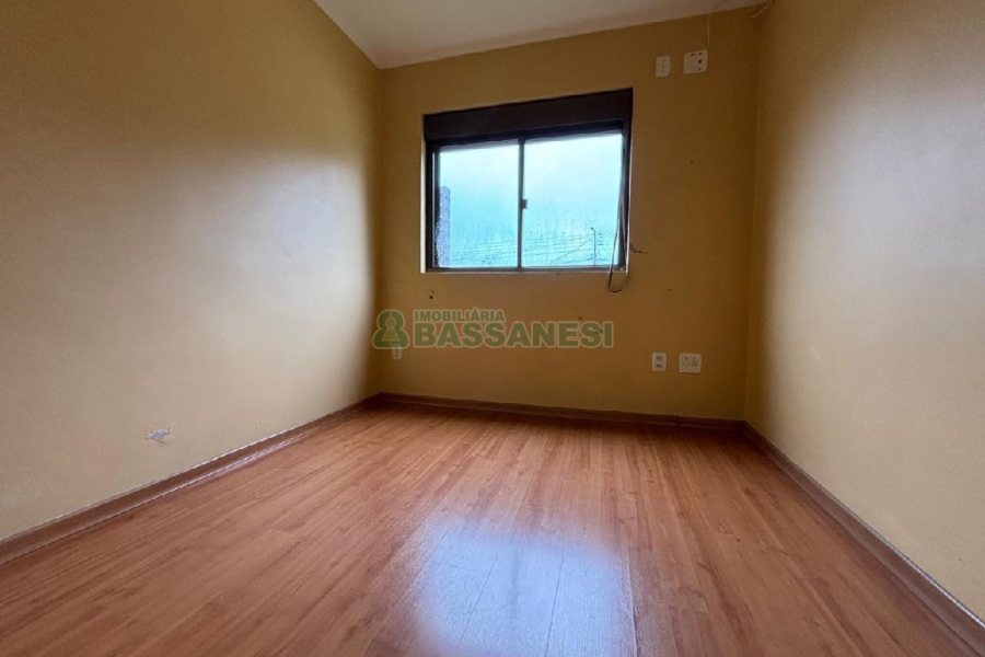 Apartamento com 80m², 3 dormitórios, 2 vagas, no bairro Petrópolis em Caxias do Sul para Alugar