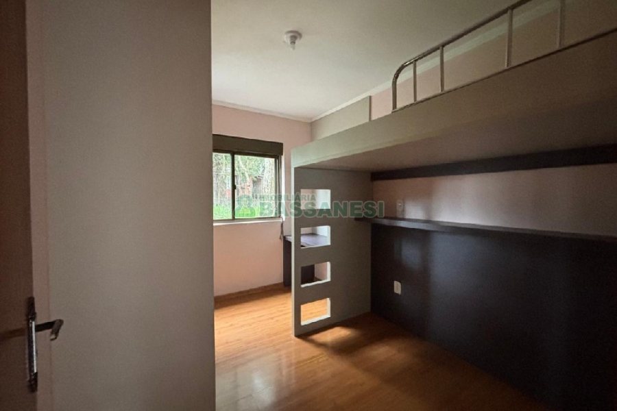 Apartamento com 80m², 3 dormitórios, 2 vagas, no bairro Petrópolis em Caxias do Sul para Alugar