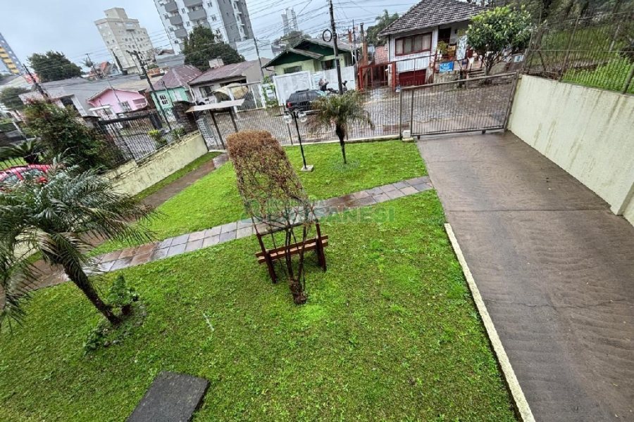 Apartamento com 80m², 3 dormitórios, 2 vagas, no bairro Petrópolis em Caxias do Sul para Alugar