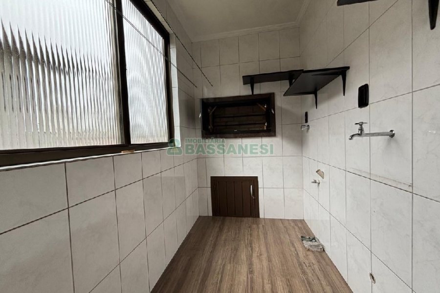 Apartamento com 80m², 3 dormitórios, 2 vagas, no bairro Petrópolis em Caxias do Sul para Alugar