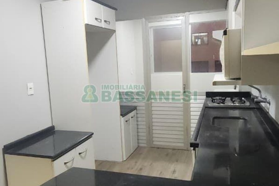 Apartamento com 88m², 3 dormitórios, 1 vaga, no bairro Lourdes em Caxias do Sul para Comprar