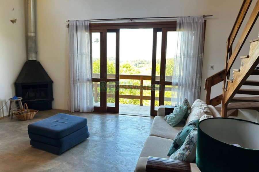 Chácara com 1600m², 3 dormitórios, no bairro 3 Legua em Caxias do Sul para Comprar