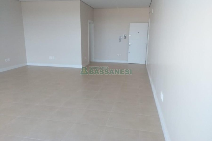 Sala com 55m², 1 vaga, no bairro Colina Sorriso em Caxias do Sul para Alugar