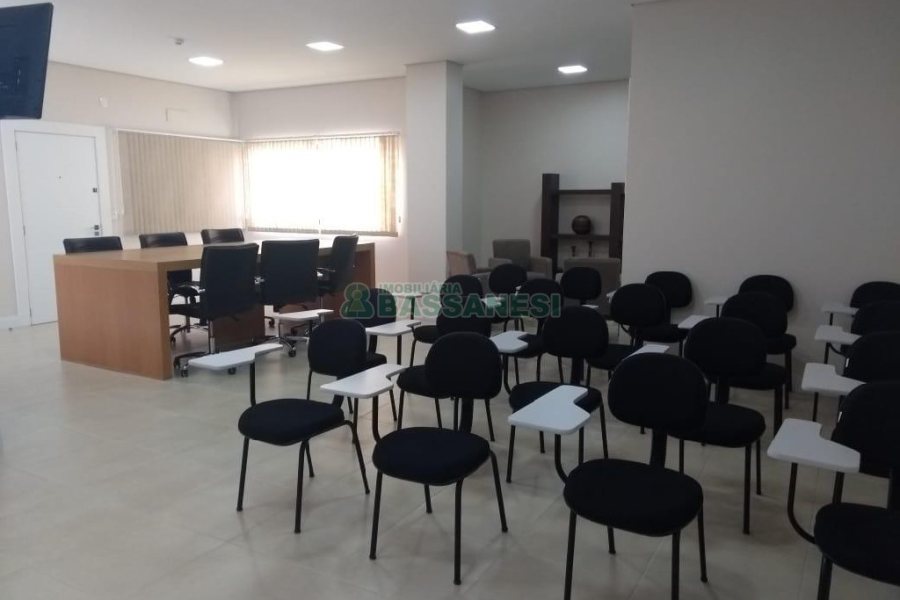 Sala com 55m², 1 vaga, no bairro Colina Sorriso em Caxias do Sul para Alugar