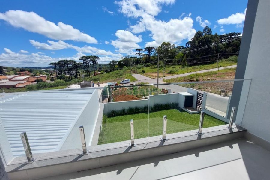 Casa com 228m², 3 dormitórios, 2 vagas, no bairro Nossa Senhora da Saúde em Caxias do Sul para Comprar