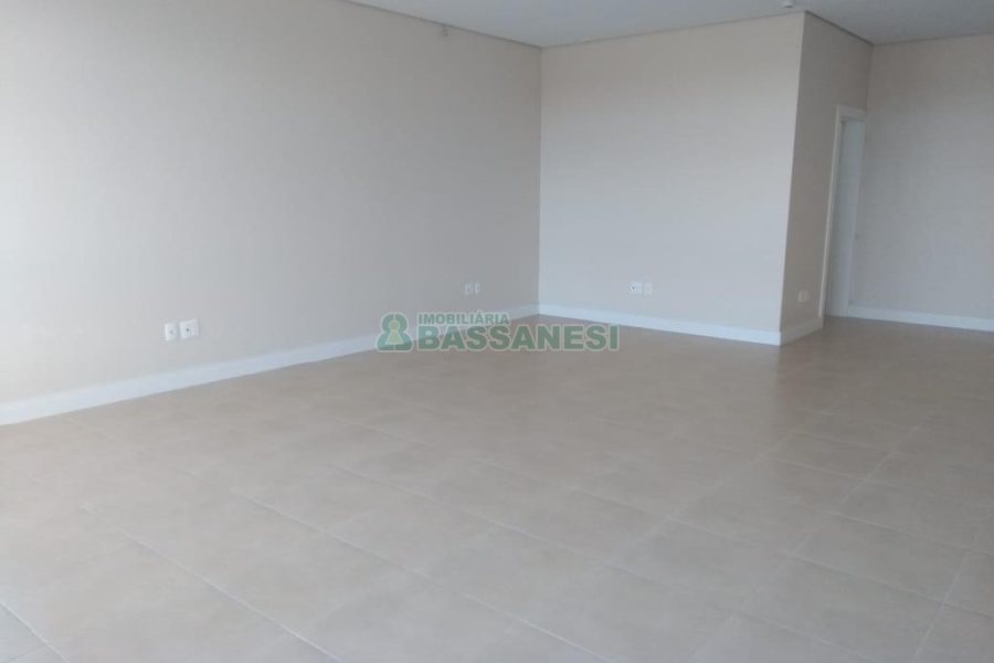 Sala com 55m², 1 vaga, no bairro Colina Sorriso em Caxias do Sul para Alugar