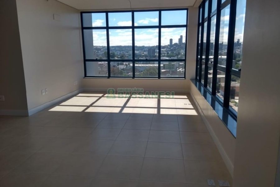 Sala com 55m², 1 vaga, no bairro Colina Sorriso em Caxias do Sul para Alugar