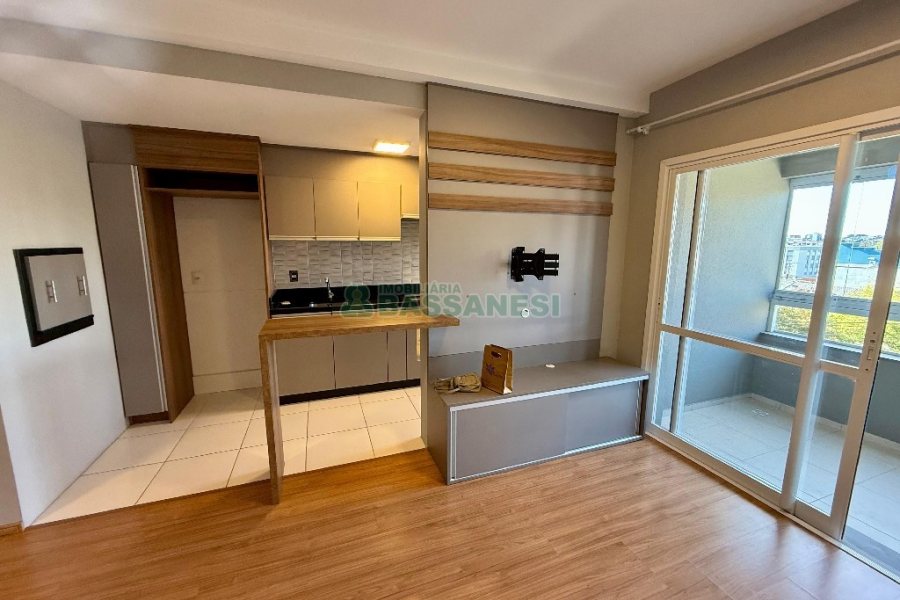 Apto Mobiliado com 75m², 2 dormitórios, 2 vagas, no bairro Lourdes em Caxias do Sul para Alugar