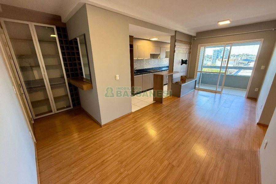 Apto Mobiliado com 75m², 2 dormitórios, 2 vagas, no bairro Lourdes em Caxias do Sul para Alugar