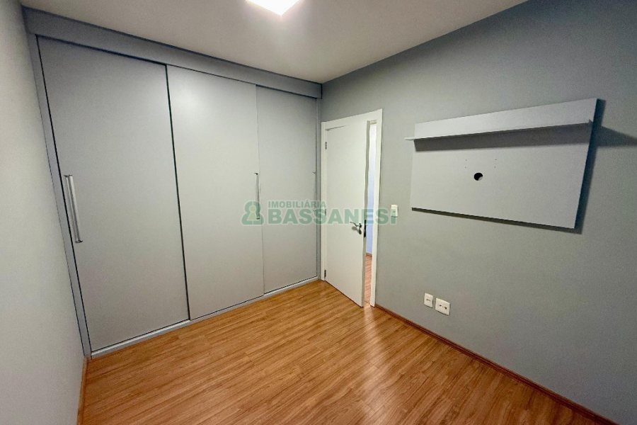 Apto Mobiliado com 75m², 2 dormitórios, 2 vagas, no bairro Lourdes em Caxias do Sul para Alugar