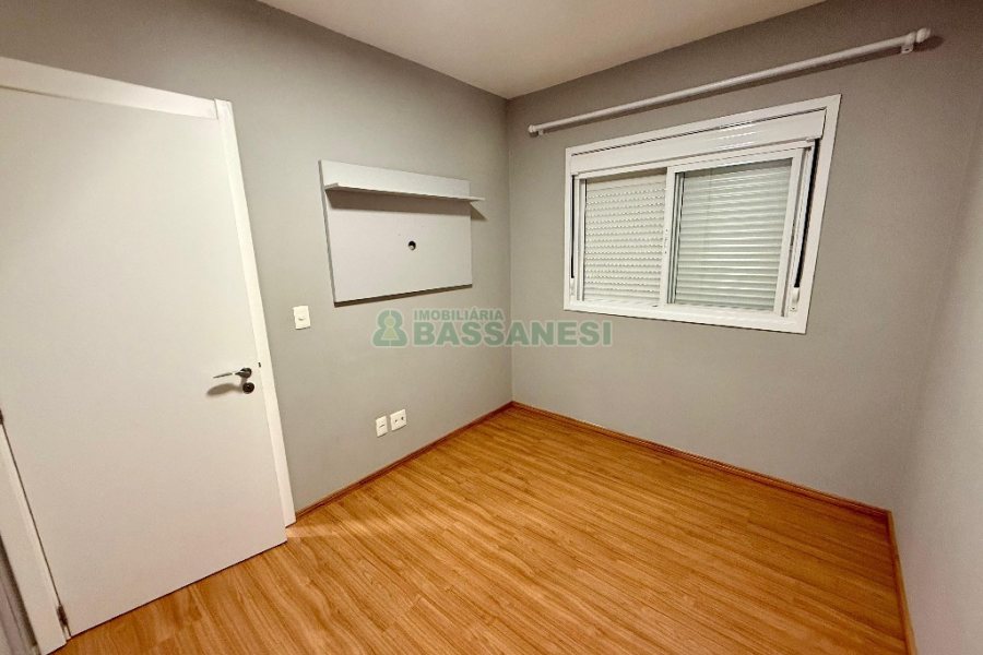 Apto Mobiliado com 75m², 2 dormitórios, 2 vagas, no bairro Lourdes em Caxias do Sul para Alugar