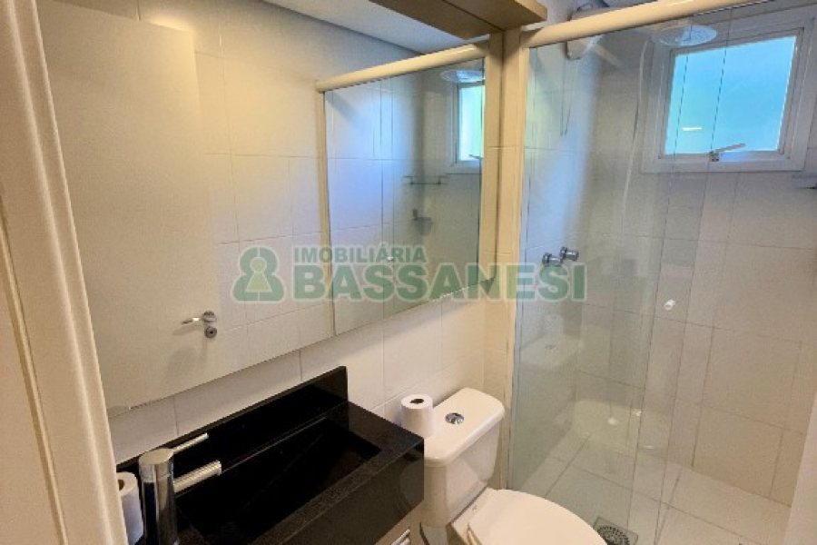 Apto Mobiliado com 75m², 2 dormitórios, 2 vagas, no bairro Lourdes em Caxias do Sul para Alugar