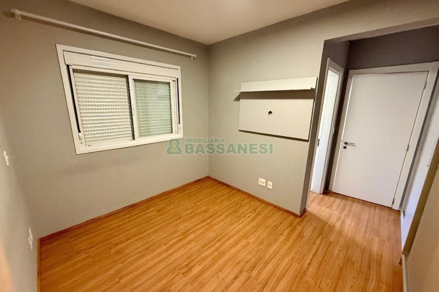 Apto Mobiliado com 75m², 2 dormitórios, 2 vagas, no bairro Lourdes em Caxias do Sul para Alugar