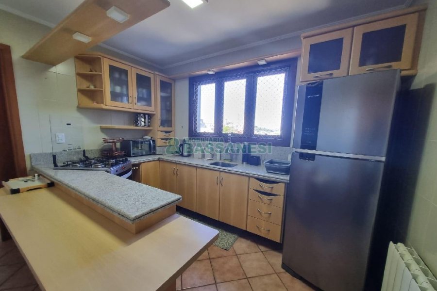 Apto Mobiliado com 88m², 3 dormitórios, 1 vaga, no bairro Cristo Redentor em Caxias do Sul para Alugar