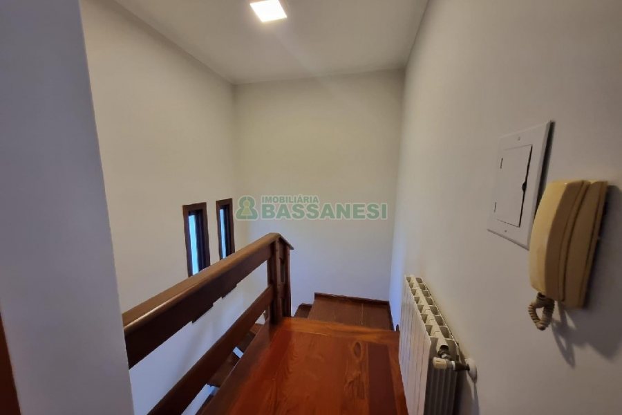 Apto Mobiliado com 88m², 3 dormitórios, 1 vaga, no bairro Cristo Redentor em Caxias do Sul para Alugar