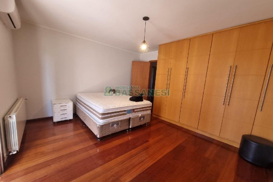 Apto Mobiliado com 88m², 3 dormitórios, 1 vaga, no bairro Cristo Redentor em Caxias do Sul para Alugar
