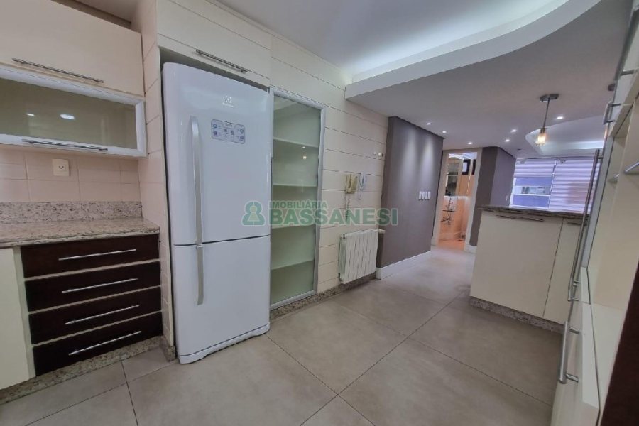 Apartamento com 154m², 3 dormitórios, 3 vagas, no bairro Madureira em Caxias do Sul para Alugar ou Comprar