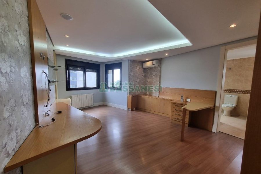 Apartamento com 154m², 3 dormitórios, 3 vagas, no bairro Madureira em Caxias do Sul para Alugar ou Comprar