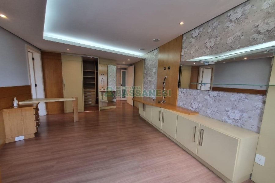 Apartamento com 154m², 3 dormitórios, 3 vagas, no bairro Madureira em Caxias do Sul para Alugar ou Comprar