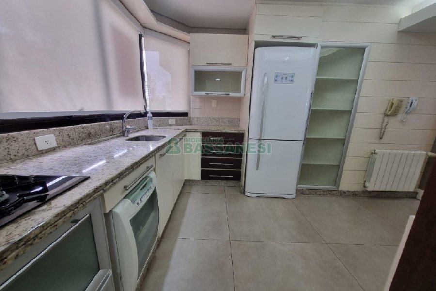 Apartamento com 154m², 3 dormitórios, 3 vagas, no bairro Madureira em Caxias do Sul para Alugar ou Comprar