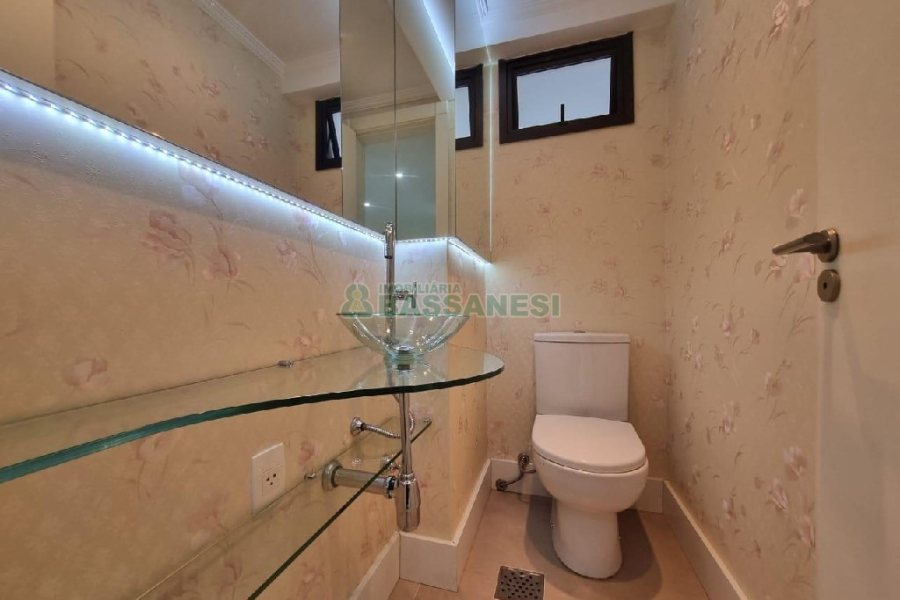 Apartamento com 154m², 3 dormitórios, 3 vagas, no bairro Madureira em Caxias do Sul para Alugar ou Comprar