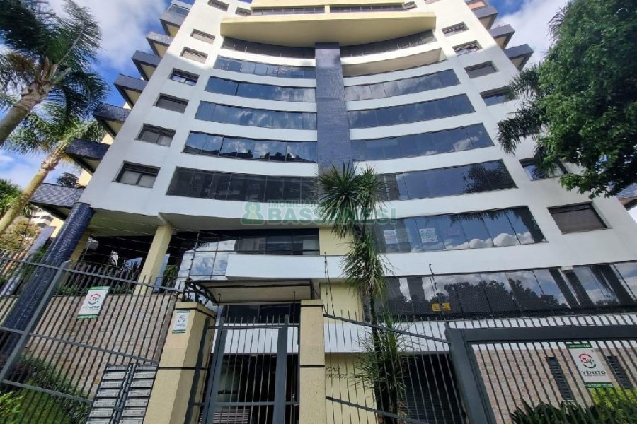 Apartamento com 154m², 3 dormitórios, 3 vagas, no bairro Madureira em Caxias do Sul para Alugar ou Comprar