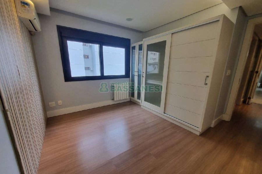 Apartamento com 154m², 3 dormitórios, 3 vagas, no bairro Madureira em Caxias do Sul para Alugar ou Comprar