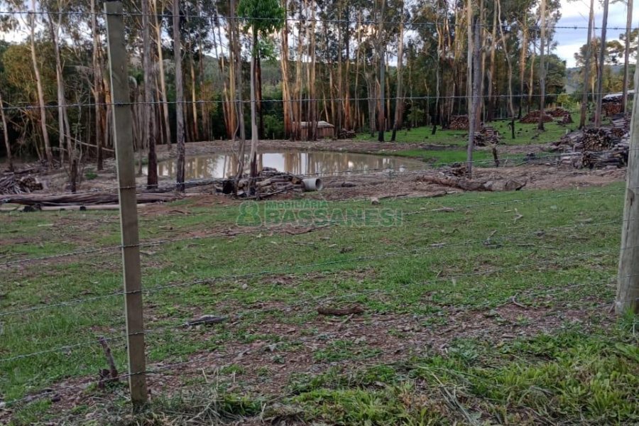 Chácara com 21124m², no bairro Vila Oliva em Caxias do Sul para Comprar