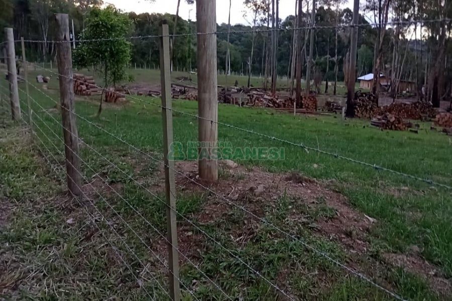 Chácara com 21124m², no bairro Vila Oliva em Caxias do Sul para Comprar