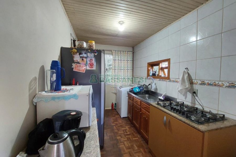 Casa com 306m², 3 dormitórios, 1 vaga, no bairro Pedancino em Caxias do Sul para Comprar