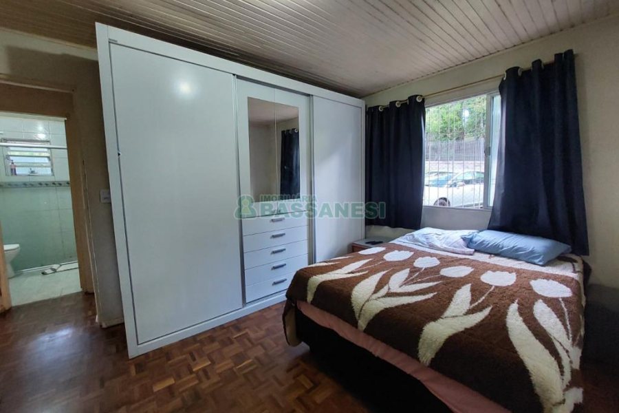 Casa com 306m², 3 dormitórios, 1 vaga, no bairro Pedancino em Caxias do Sul para Comprar