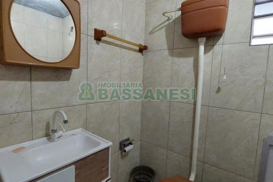 Casa com 306m², 3 dormitórios, 1 vaga, no bairro Pedancino em Caxias do Sul para Comprar