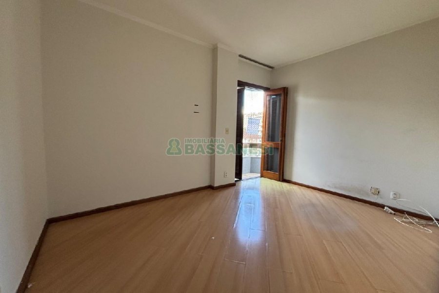 Apartamento com 140m², 3 dormitórios, 2 vagas, no bairro São Leopoldo em Caxias do Sul para Alugar