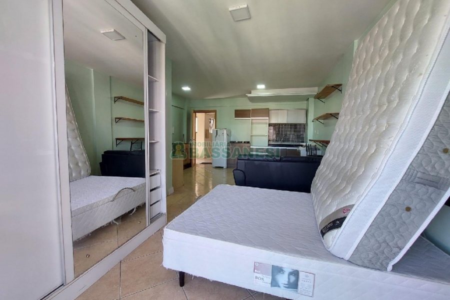 Apto Mobiliado com 30m², 1 dormitório, no bairro Centro em Caxias do Sul para Alugar