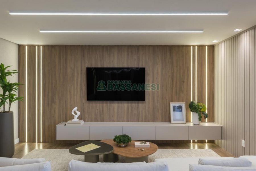 Apartamento com 212m², 3 dormitórios, 2 vagas, no bairro Madureira em Caxias do Sul para Comprar