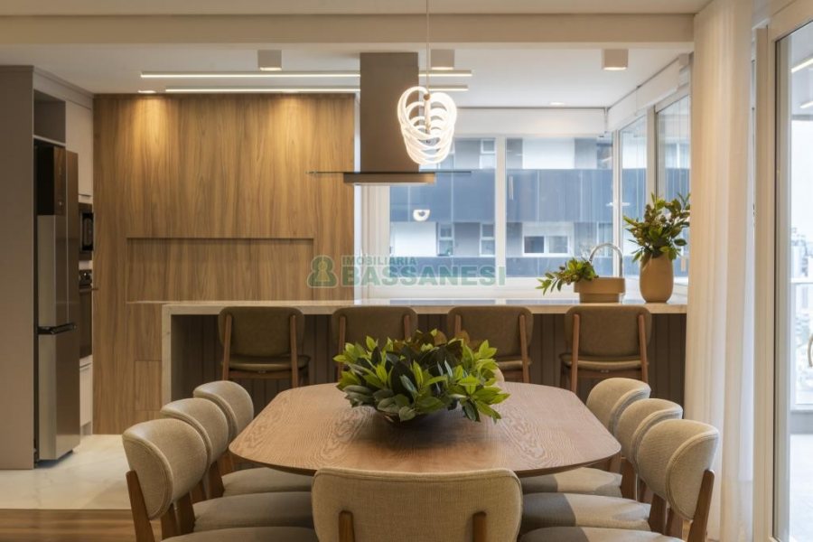 Apartamento com 212m², 3 dormitórios, 2 vagas, no bairro Madureira em Caxias do Sul para Comprar