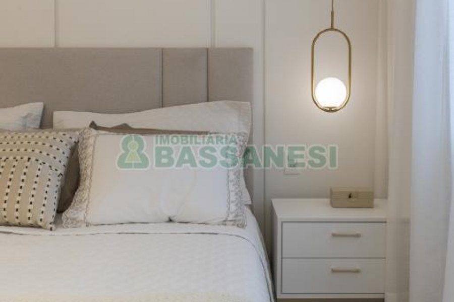 Apartamento com 212m², 3 dormitórios, 2 vagas, no bairro Madureira em Caxias do Sul para Comprar