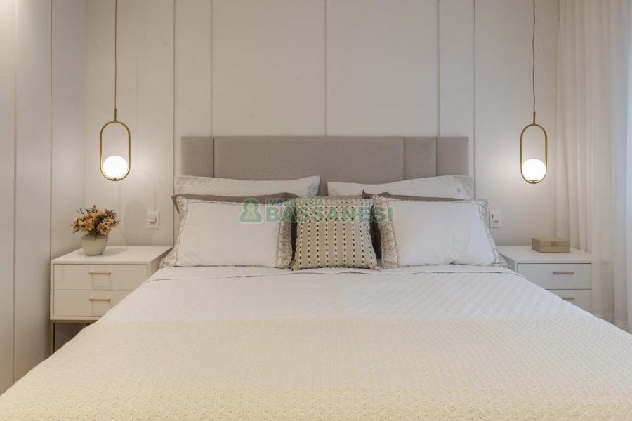 Apartamento com 212m², 3 dormitórios, 2 vagas, no bairro Madureira em Caxias do Sul para Comprar