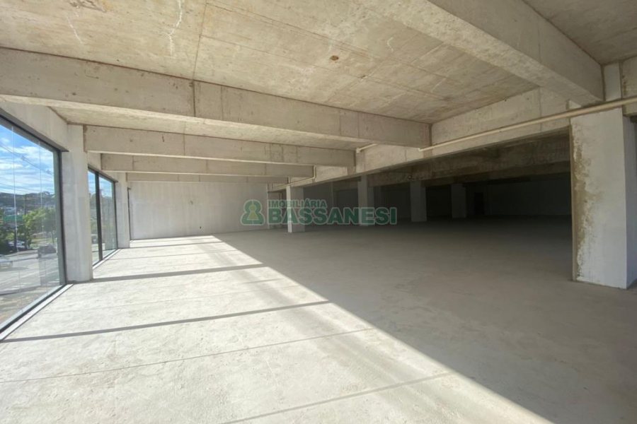 Loja com 585m², no bairro São José em Caxias do Sul para Alugar ou Comprar
