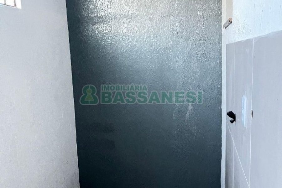 Sobrado com 70m², 2 dormitórios, 1 vaga, no bairro São Giácomo em Caxias do Sul para Alugar