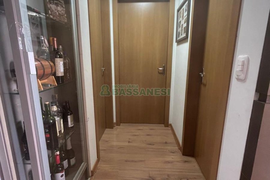 Apartamento com 61m², 2 dormitórios, 1 vaga, no bairro Santa Catarina em Caxias do Sul para Comprar