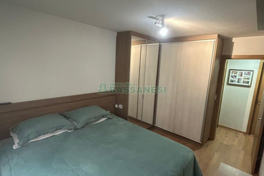 Apartamento com 61m², 2 dormitórios, 1 vaga, no bairro Santa Catarina em Caxias do Sul para Comprar